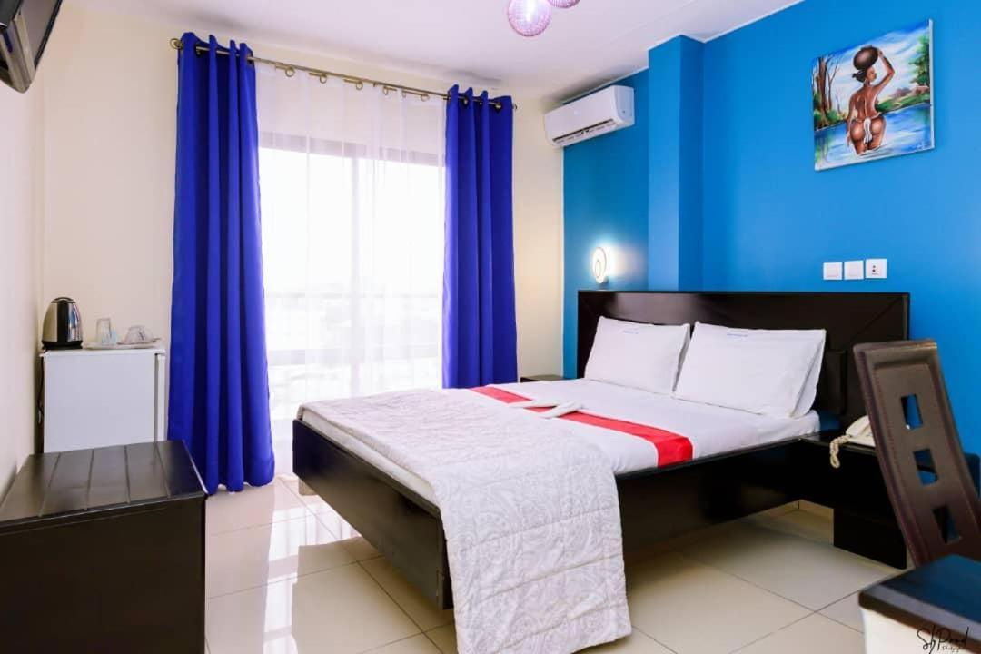 Serena Hotel Douala Exterior foto