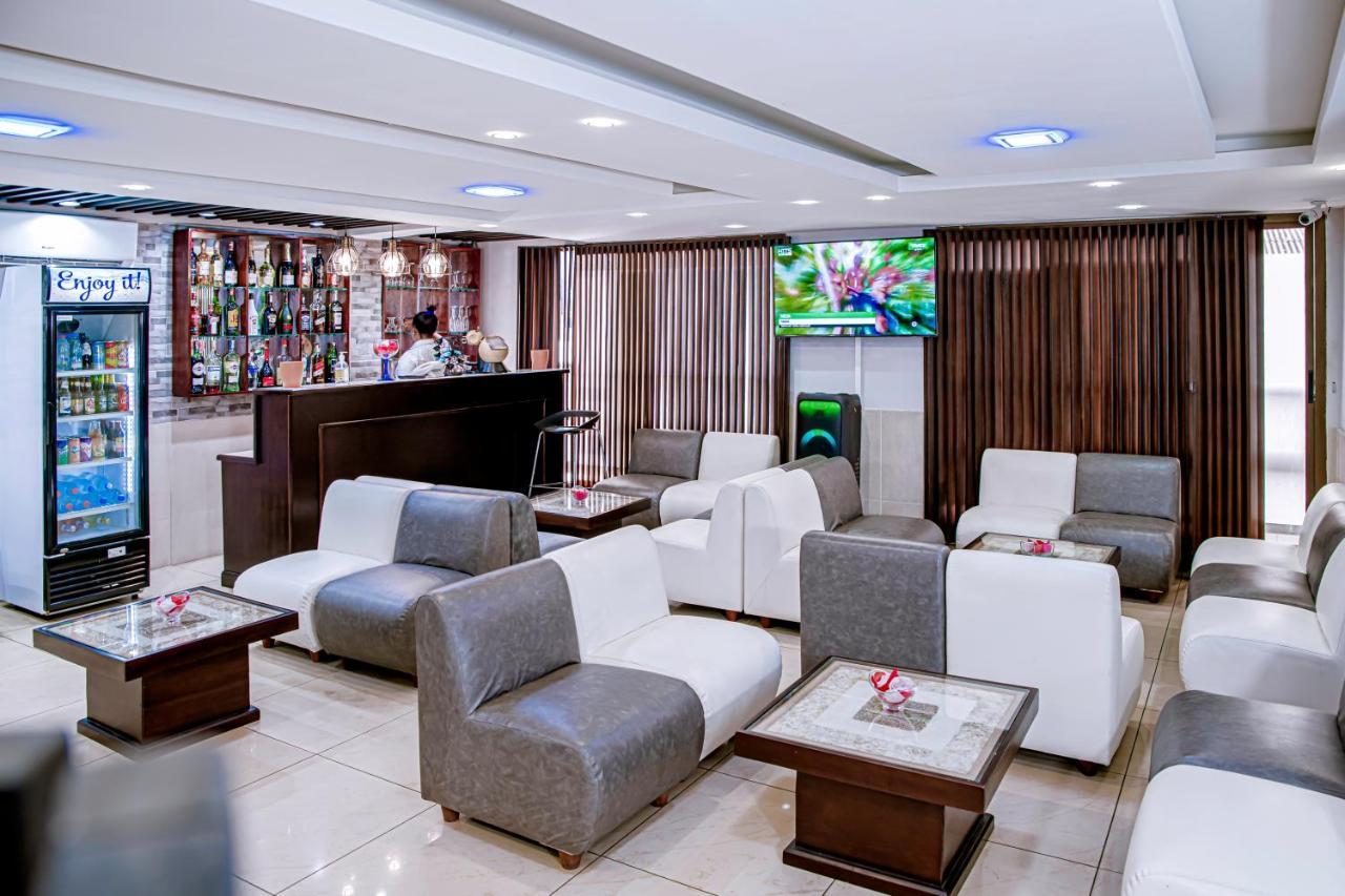 Serena Hotel Douala Exterior foto