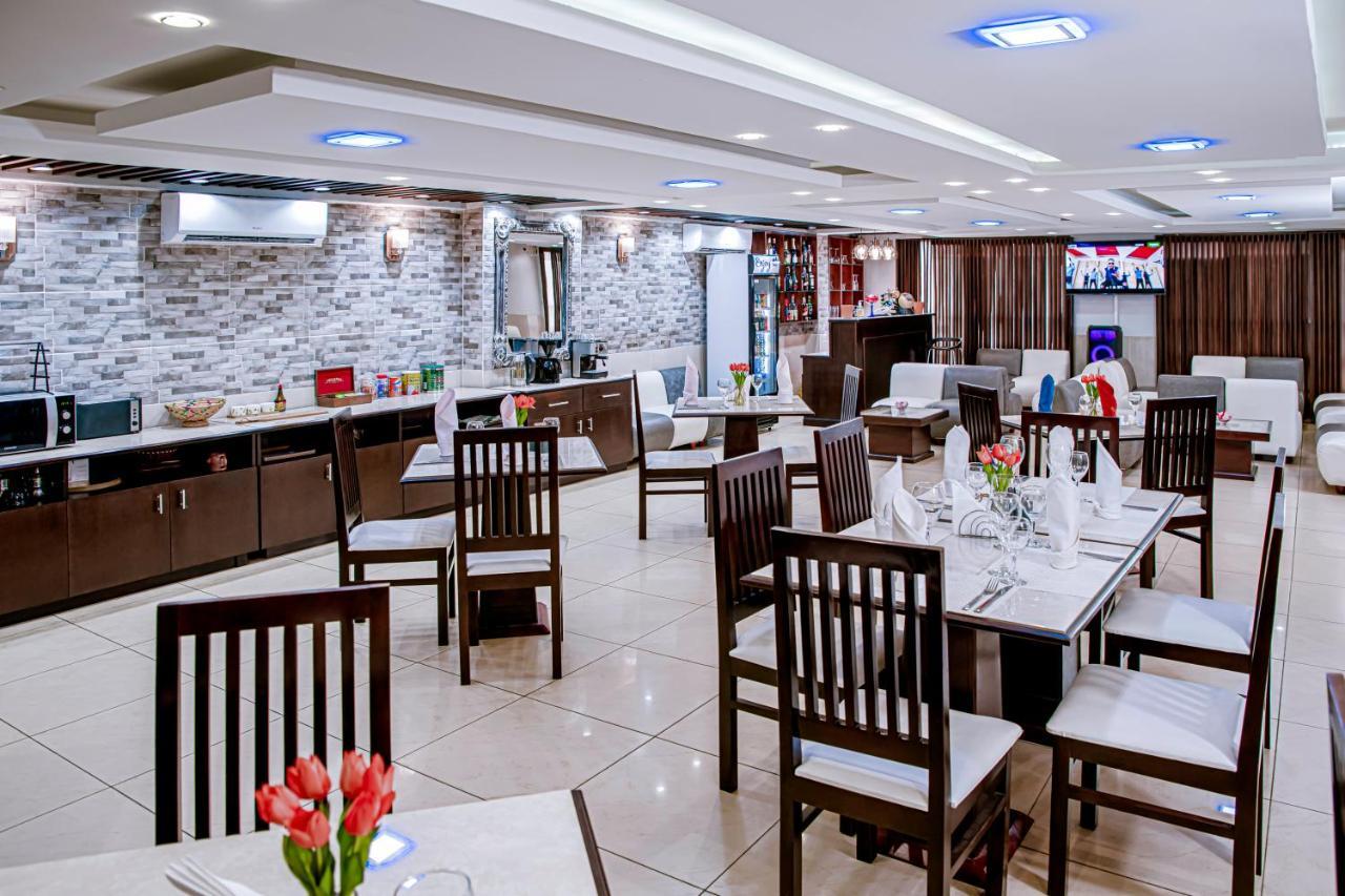 Serena Hotel Douala Exterior foto